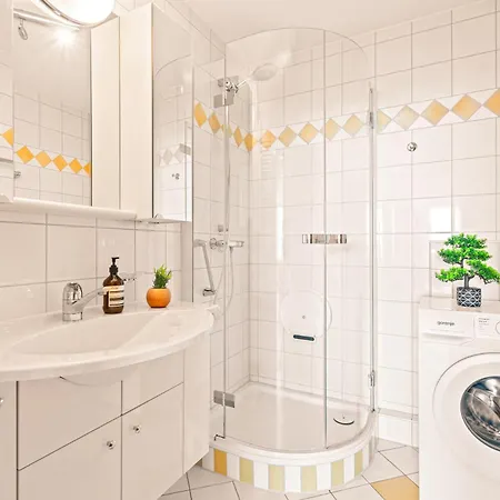 Panorama Penthouse Mit Atemberaubenden See- Und Bergblick اممنستاد ام بودينسي